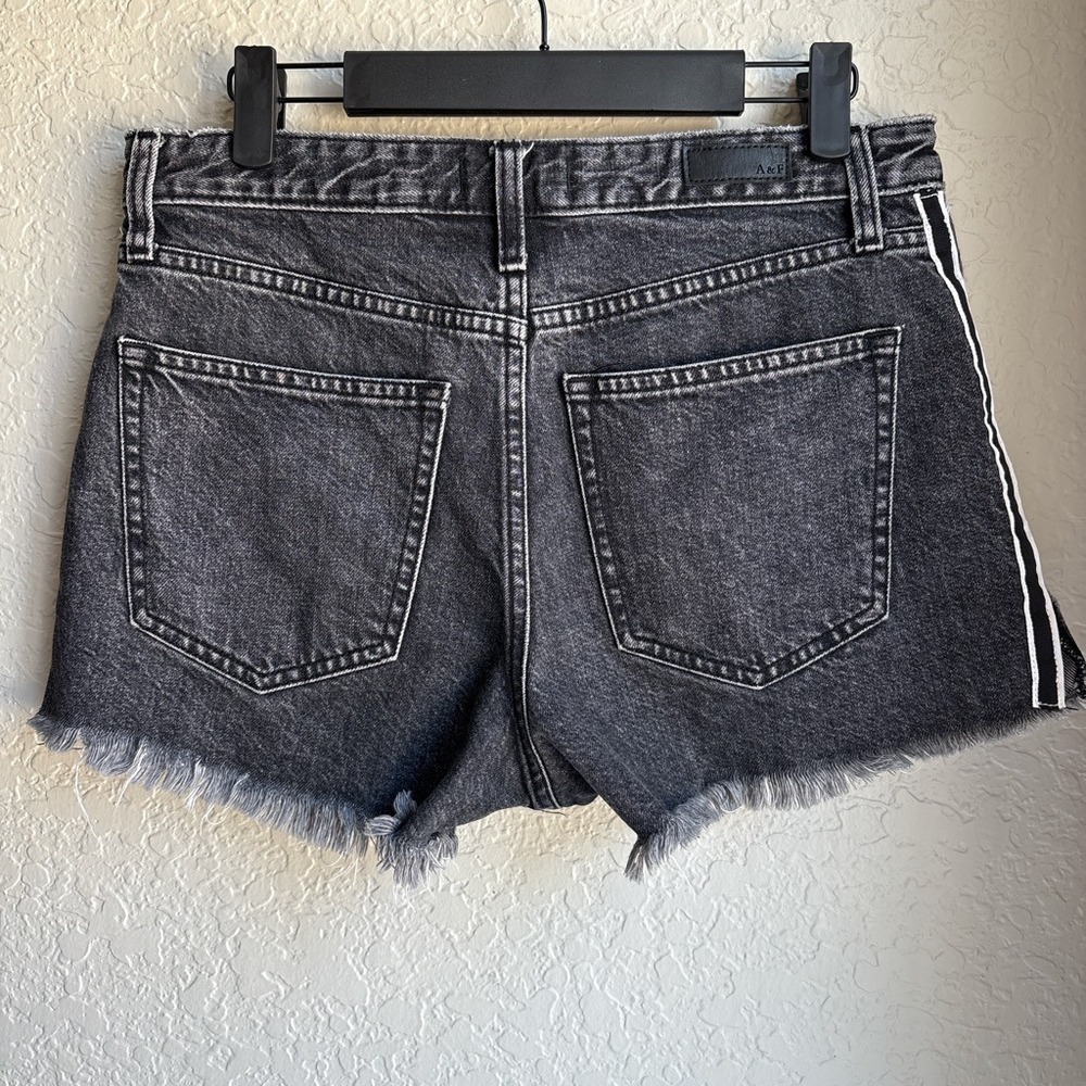 Abercrombie Womens 27/4 Shorts Cutoff Black High Rise Retro Stripe Denim Annie - Picture 2 of 8